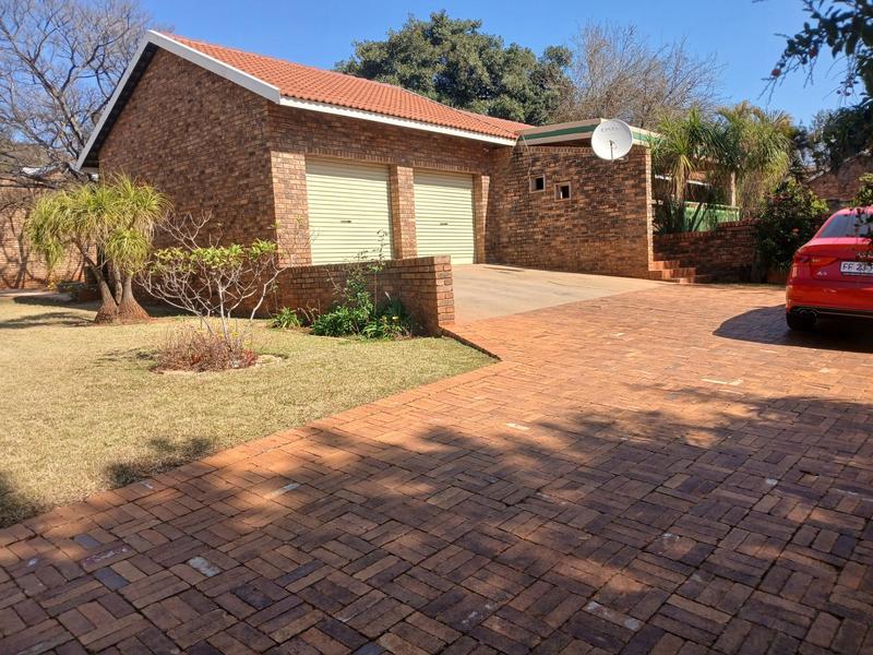 4 Bedroom Property for Sale in Ninapark Gauteng