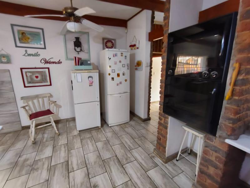 4 Bedroom Property for Sale in Karenpark Gauteng