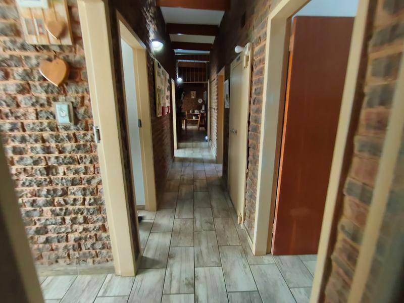 4 Bedroom Property for Sale in Karenpark Gauteng