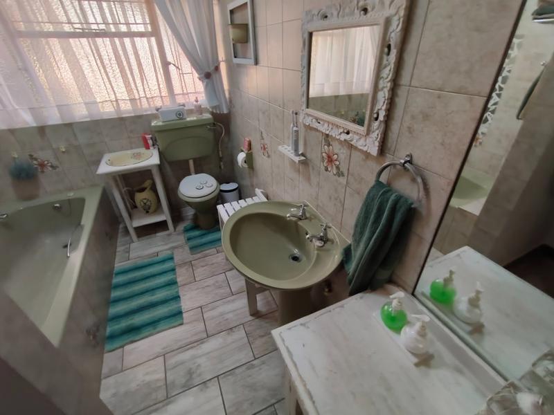 4 Bedroom Property for Sale in Karenpark Gauteng