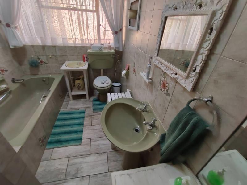 4 Bedroom Property for Sale in Karenpark Gauteng