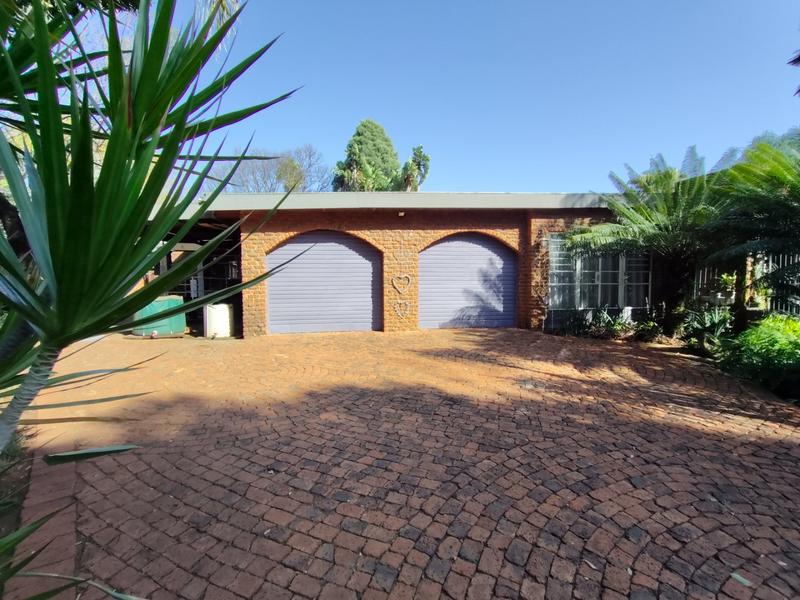 4 Bedroom Property for Sale in Karenpark Gauteng