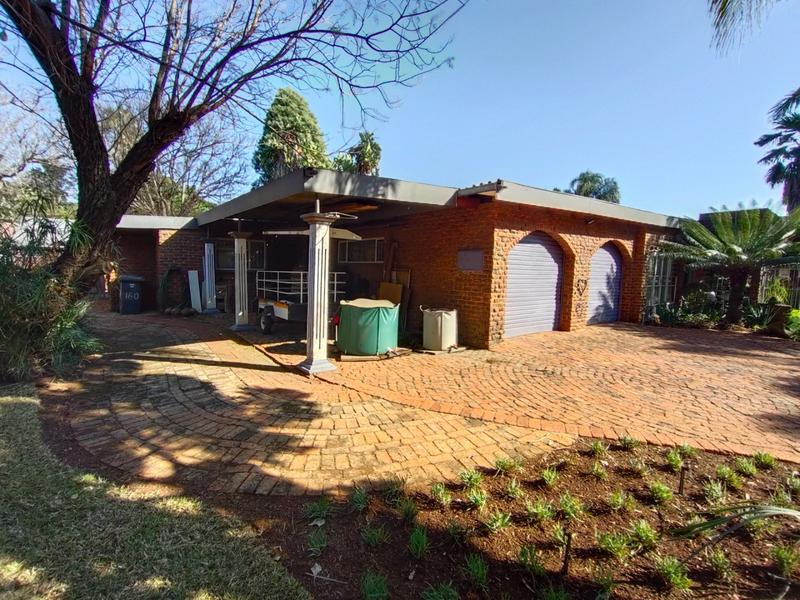 4 Bedroom Property for Sale in Karenpark Gauteng