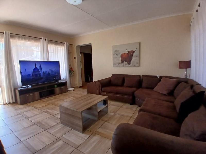 4 Bedroom Property for Sale in Magalieskruin Gauteng