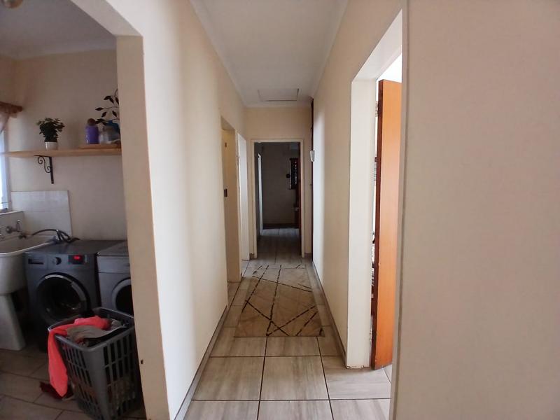 4 Bedroom Property for Sale in Magalieskruin Gauteng