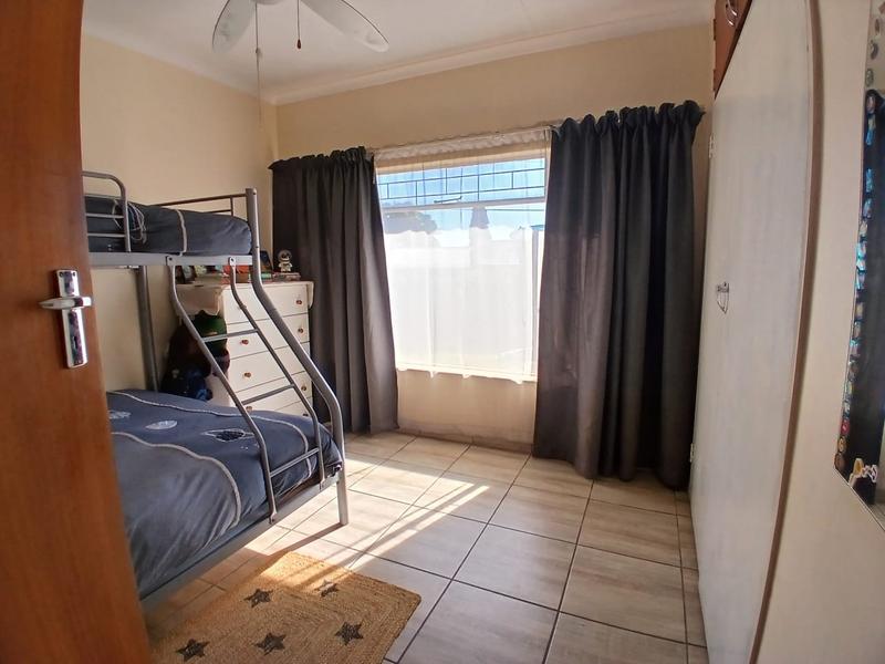4 Bedroom Property for Sale in Magalieskruin Gauteng