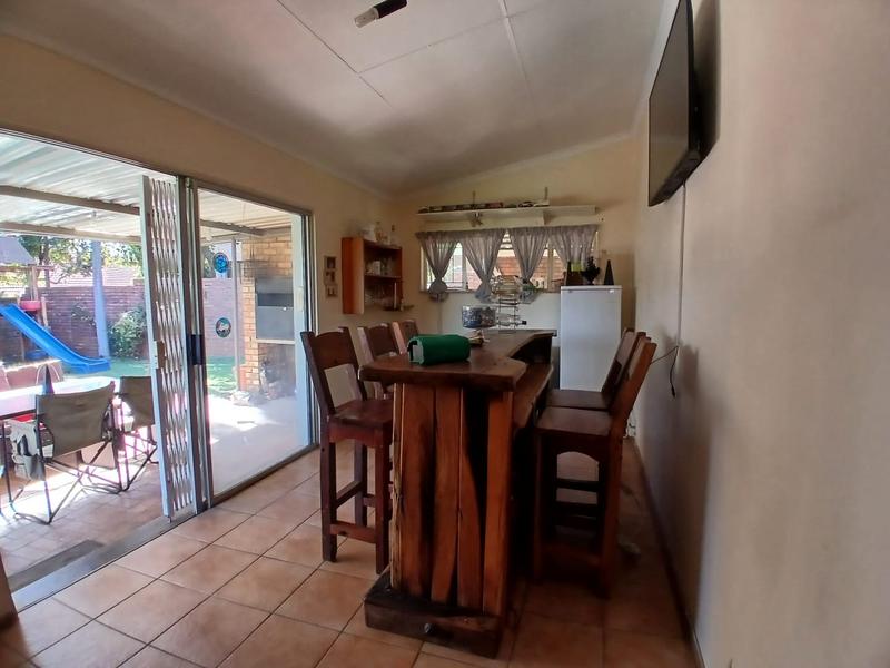 4 Bedroom Property for Sale in Magalieskruin Gauteng