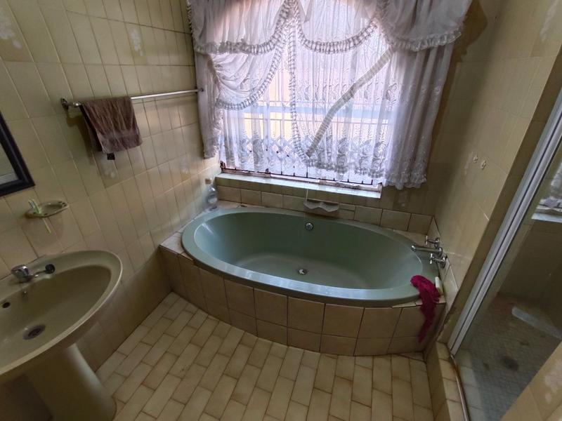4 Bedroom Property for Sale in The Orchards Gauteng