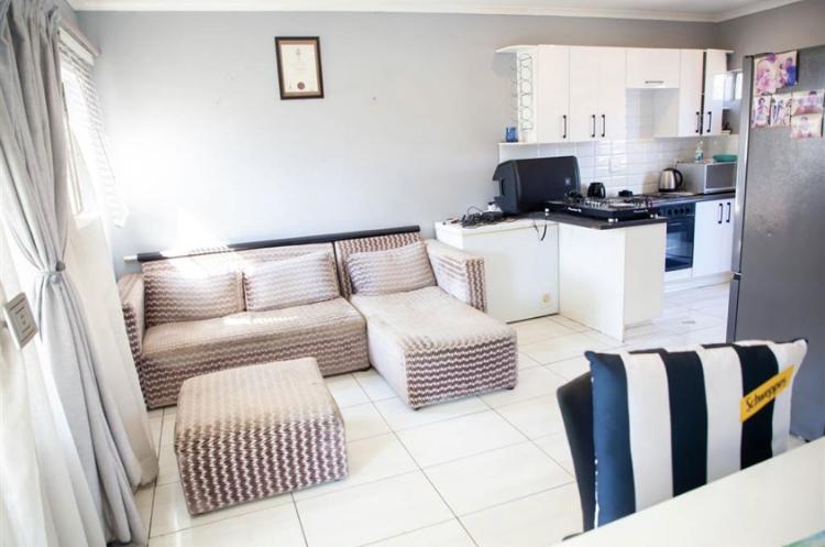 To Let 1 Bedroom Property for Rent in Noordwyk Gauteng
