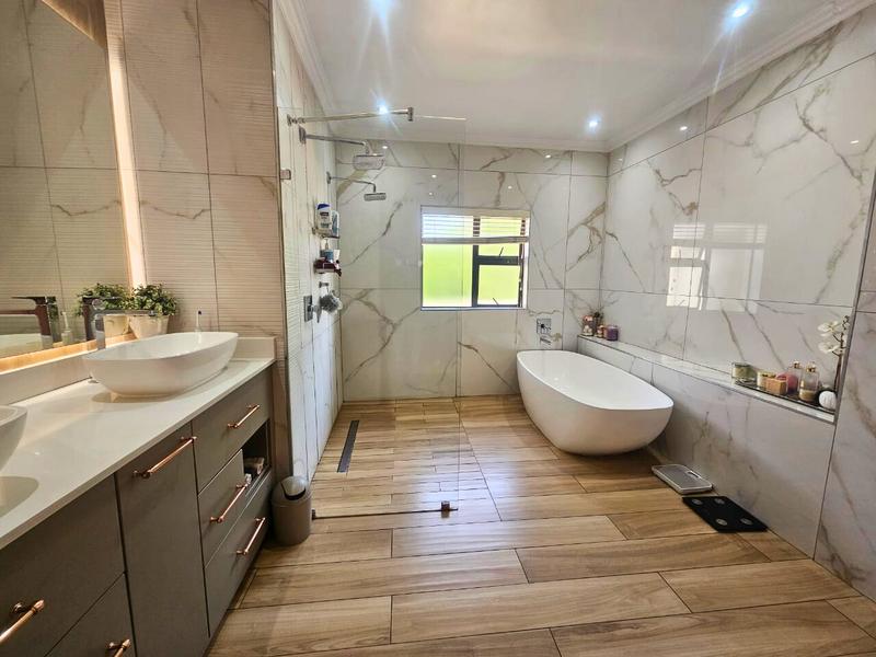 To Let 4 Bedroom Property for Rent in Blue Gill Estate Gauteng