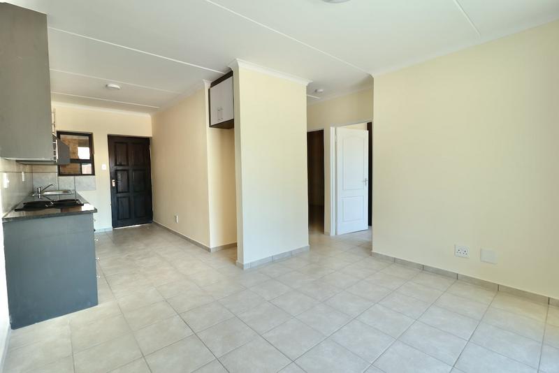 To Let 2 Bedroom Property for Rent in Cloverdene Gauteng