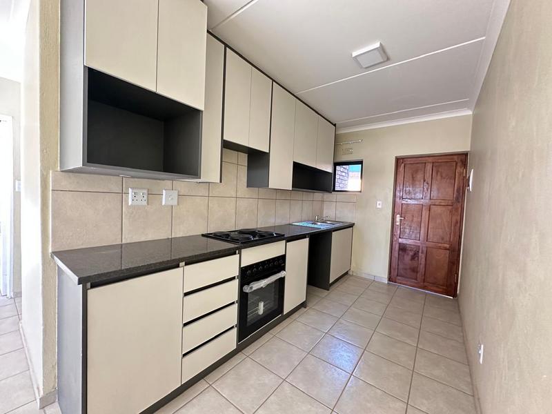 To Let 2 Bedroom Property for Rent in Cloverdene Gauteng