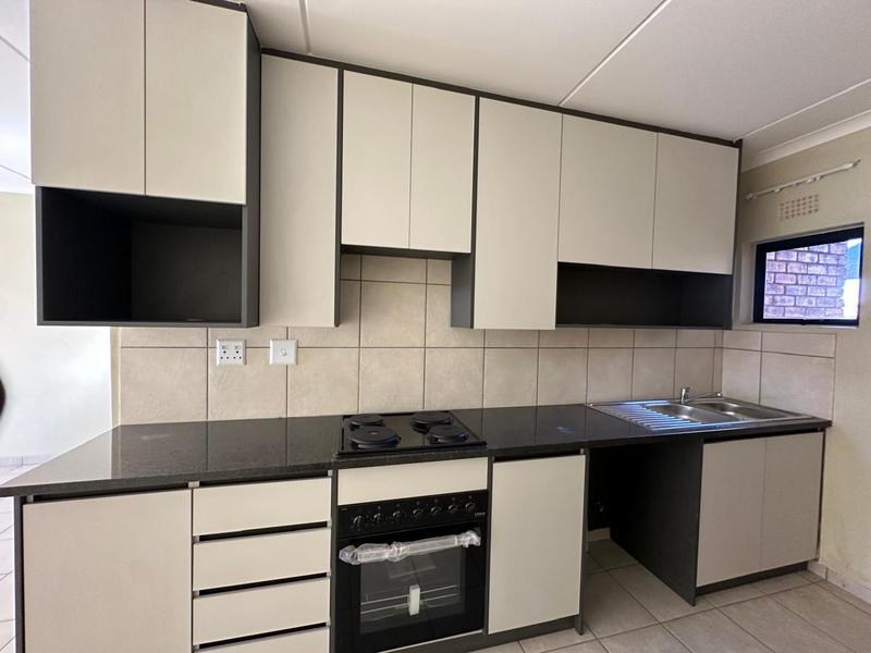 To Let 2 Bedroom Property for Rent in Cloverdene Gauteng