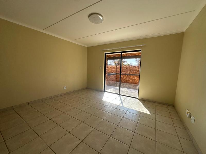 To Let 2 Bedroom Property for Rent in Cloverdene Gauteng
