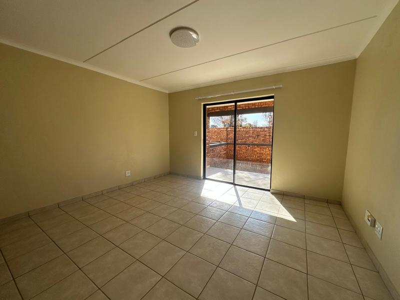 To Let 2 Bedroom Property for Rent in Cloverdene Gauteng
