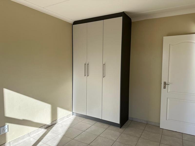 To Let 2 Bedroom Property for Rent in Cloverdene Gauteng