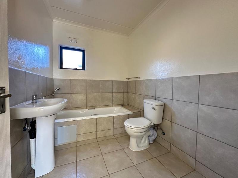 To Let 2 Bedroom Property for Rent in Cloverdene Gauteng
