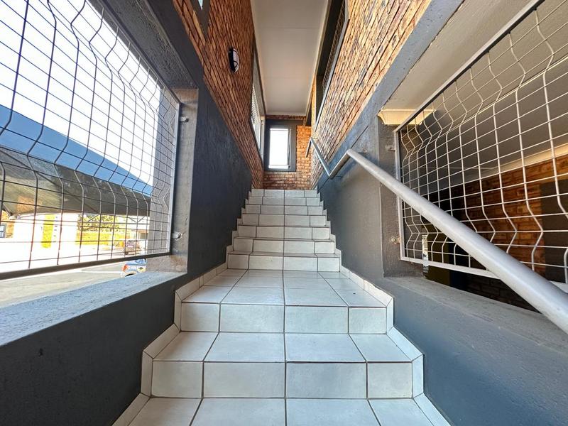 To Let 2 Bedroom Property for Rent in Cloverdene Gauteng