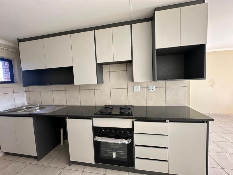 To Let 2 Bedroom Property for Rent in Cloverdene Gauteng