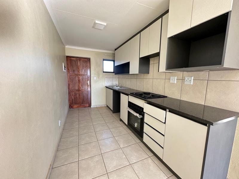 To Let 2 Bedroom Property for Rent in Cloverdene Gauteng