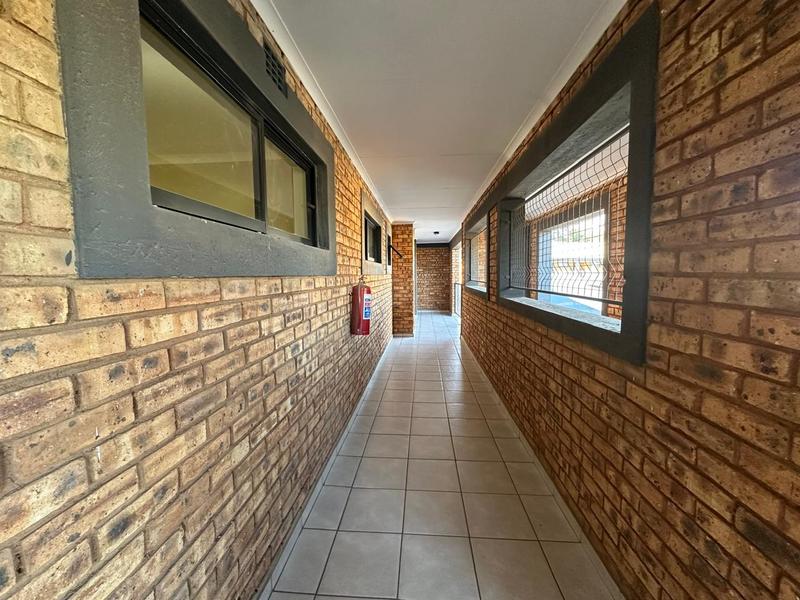 To Let 2 Bedroom Property for Rent in Cloverdene Gauteng