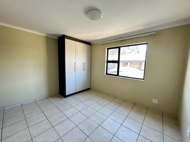 To Let 2 Bedroom Property for Rent in Cloverdene Gauteng