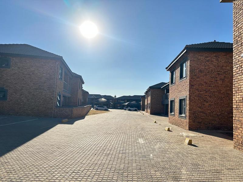To Let 2 Bedroom Property for Rent in Cloverdene Gauteng