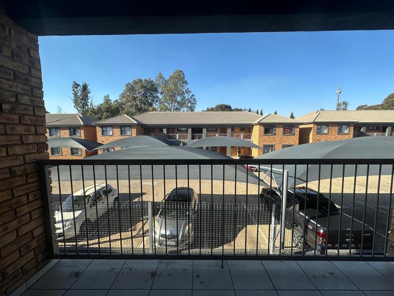 To Let 2 Bedroom Property for Rent in Cloverdene Gauteng