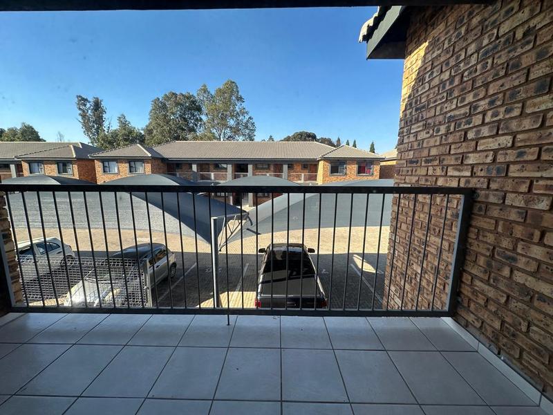 To Let 2 Bedroom Property for Rent in Cloverdene Gauteng