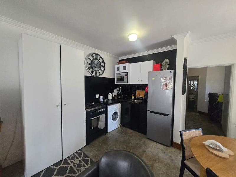To Let 1 Bedroom Property for Rent in Saxonwold Gauteng