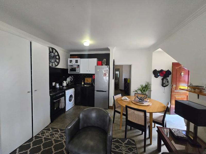 To Let 1 Bedroom Property for Rent in Saxonwold Gauteng