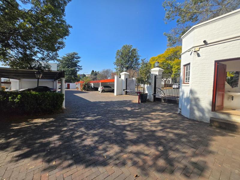 To Let 1 Bedroom Property for Rent in Saxonwold Gauteng