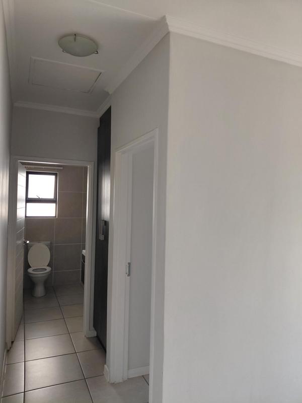 To Let 1 Bedroom Property for Rent in Olivedale Gauteng