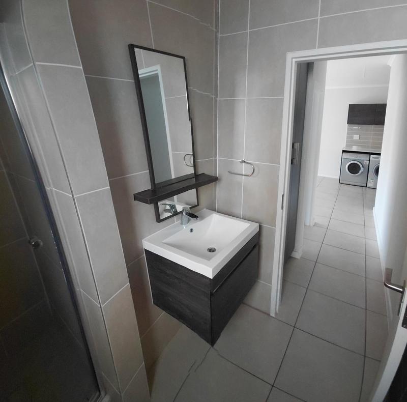 To Let 1 Bedroom Property for Rent in Olivedale Gauteng