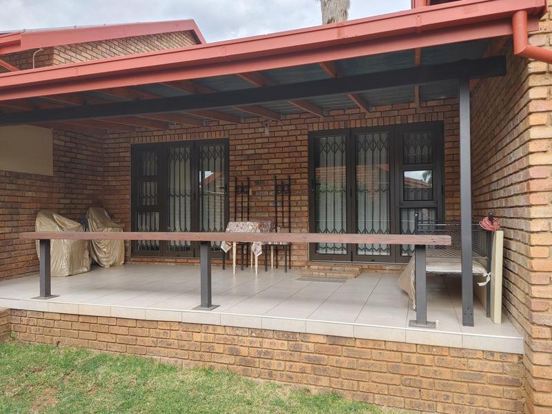 To Let 3 Bedroom Property for Rent in Garsfontein Gauteng