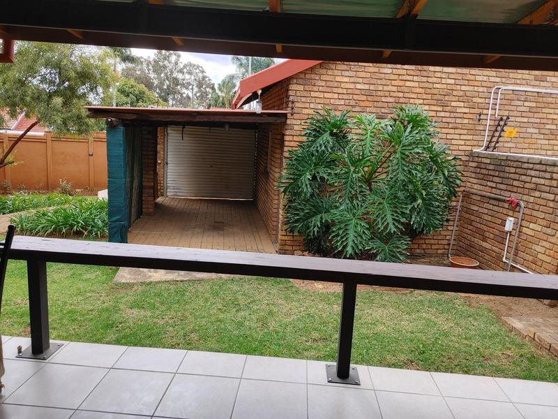 To Let 3 Bedroom Property for Rent in Garsfontein Gauteng