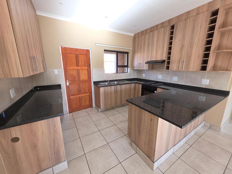 To Let 3 Bedroom Property for Rent in Riversdale Gauteng