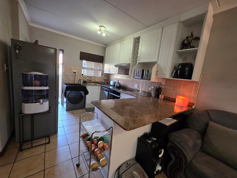 To Let 2 Bedroom Property for Rent in Sunninghill Gauteng