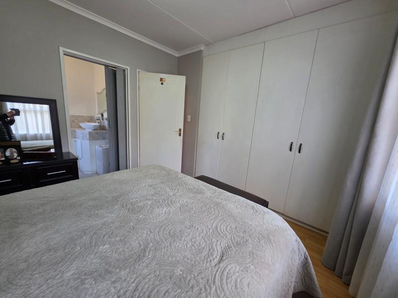 To Let 2 Bedroom Property for Rent in Sunninghill Gauteng
