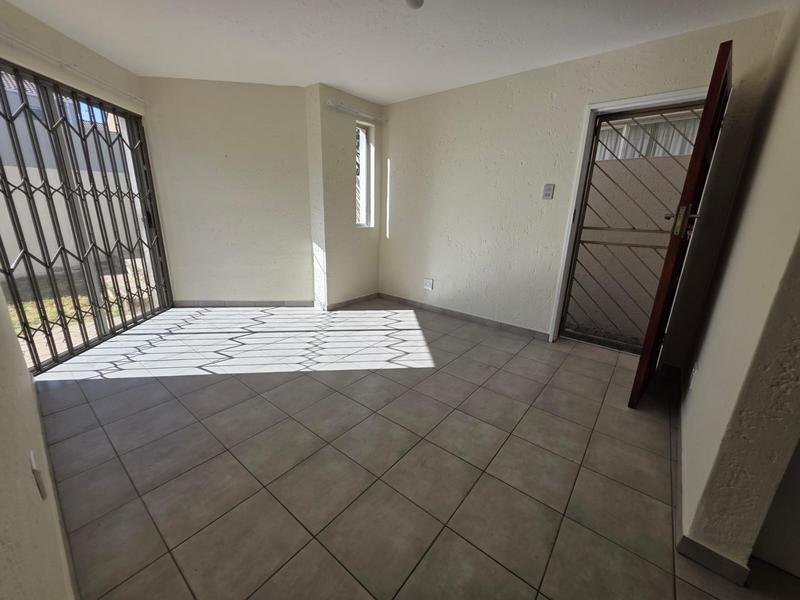 2 Bedroom Property for Sale in Sunninghill Gauteng