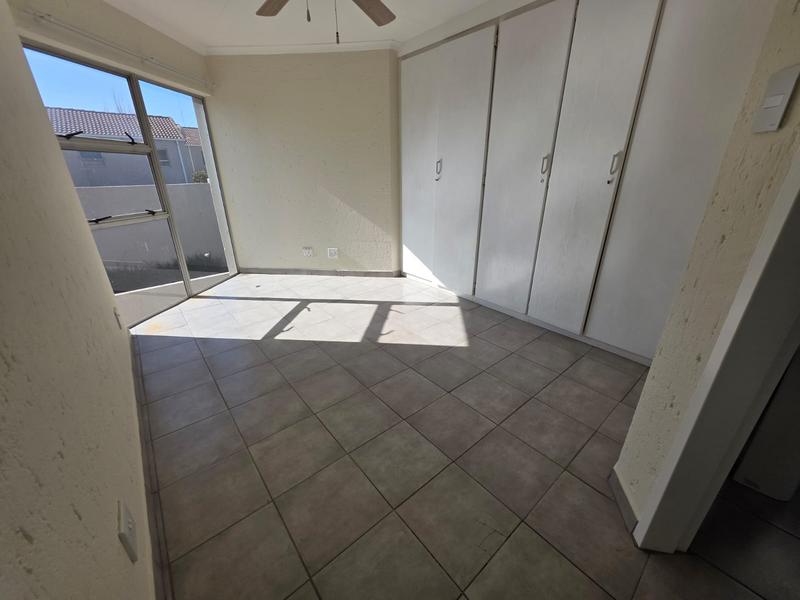 2 Bedroom Property for Sale in Sunninghill Gauteng