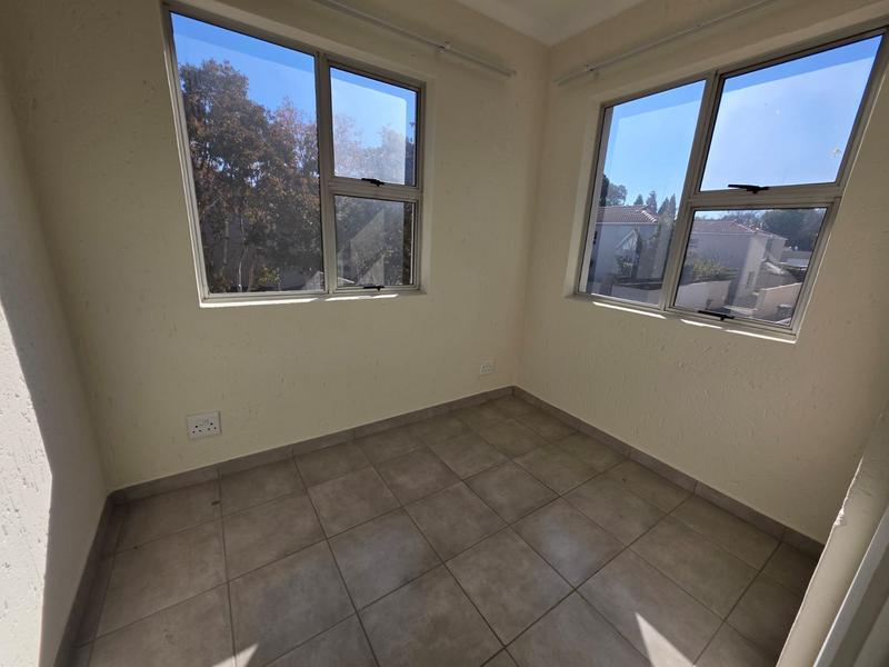 2 Bedroom Property for Sale in Sunninghill Gauteng