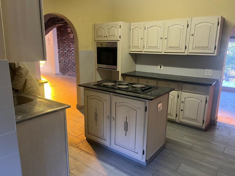 To Let 4 Bedroom Property for Rent in Florauna Gauteng
