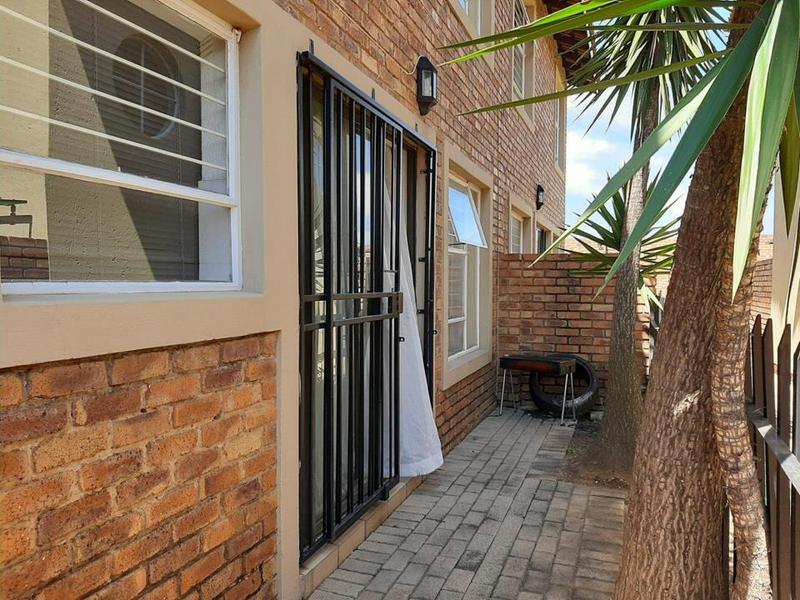 To Let 2 Bedroom Property for Rent in Edleen Gauteng
