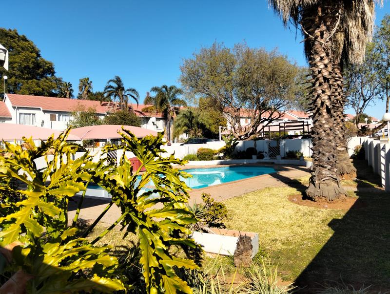 2 Bedroom Property for Sale in Glen Marais Gauteng