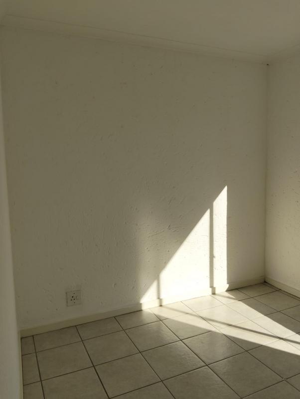 2 Bedroom Property for Sale in Glen Marais Gauteng