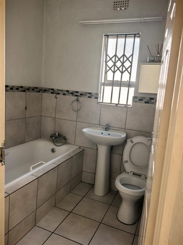 3 Bedroom Property for Sale in Blue Hills Gauteng