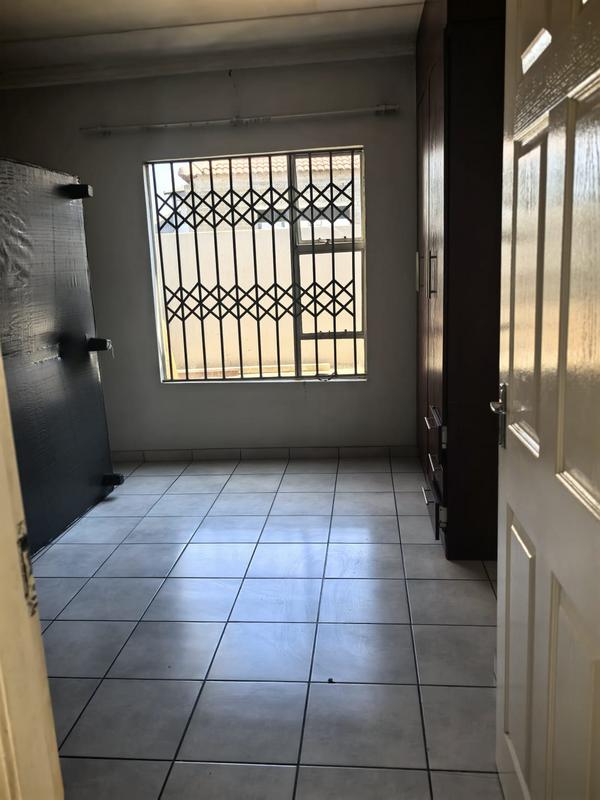 3 Bedroom Property for Sale in Blue Hills Gauteng