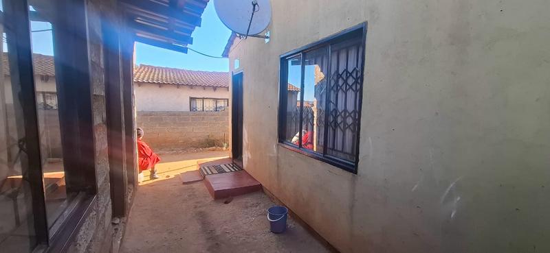 5 Bedroom Property for Sale in Tembisa Gauteng