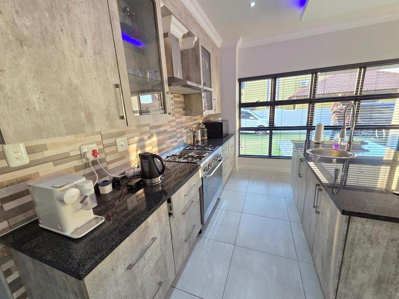 3 Bedroom Property for Sale in Stone Ridge Gauteng